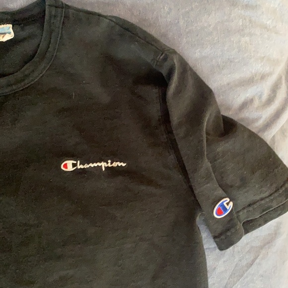 Men’s Small black champion shirt - Picture 2 of 3